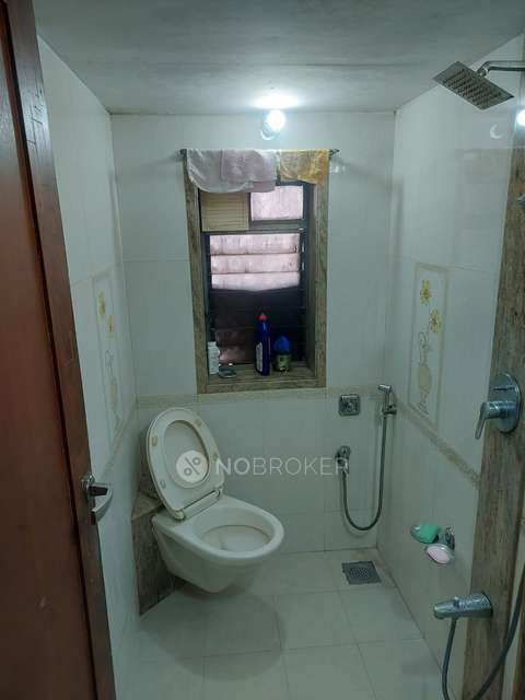 2 BHK Flat In Mustafa Manzil, Kamathipura For Sale  In Kamathipura
