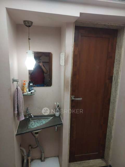 2 BHK Flat In Mustafa Manzil, Kamathipura For Sale  In Kamathipura