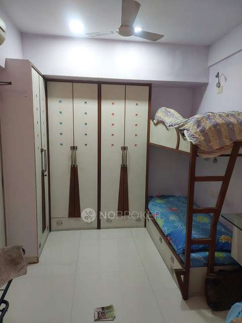 2 BHK Flat In Mustafa Manzil, Kamathipura For Sale  In Kamathipura