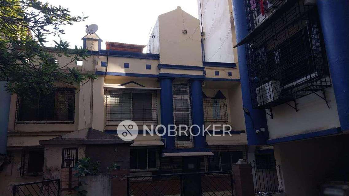 2 BHK Flat In Karishma Society for Rent  In Yogi Nagar, Borivali West