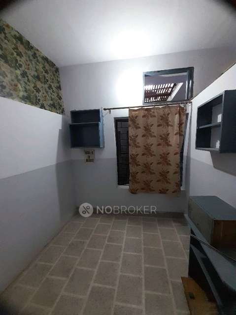 PG for Girls in Lokpriya Hospital