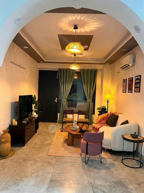 Single Room for Male In 3 BHK  In Sector 46,