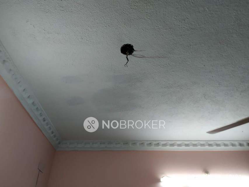 1 BHK Flat In Karan Apartment For Sale  In Mannivakkam