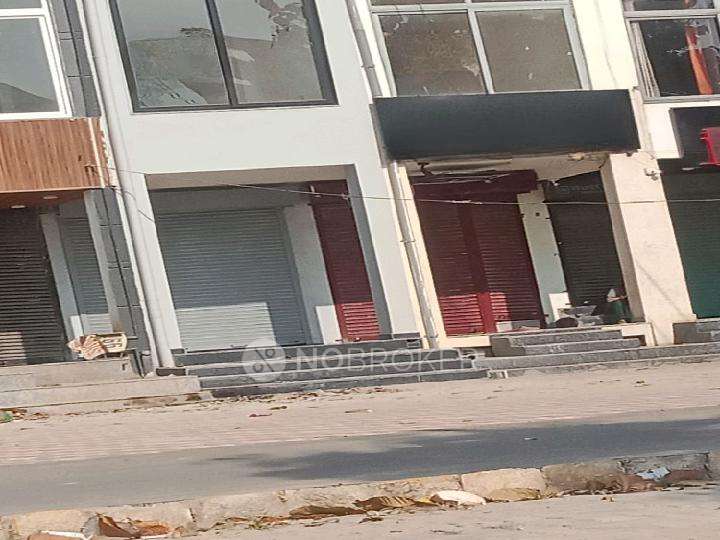 Showroom in Sector 51, Gurgaon for Rent 