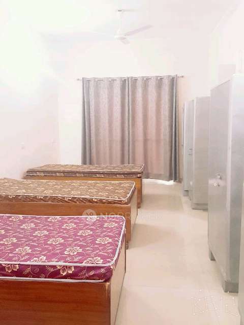 PG for Girls in Alaknanda Market