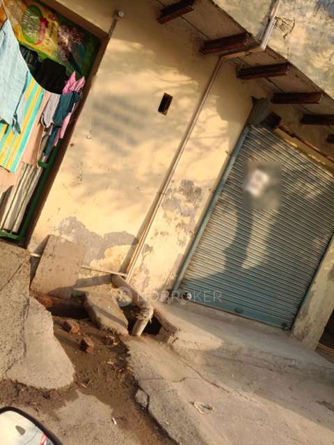 Shop in Goberdhanpur, Noida for Rent 