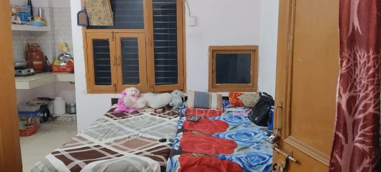 Shared Room for Female In 1 BHK  In Sec 13 