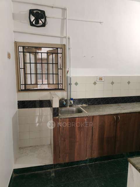 2 BHK Flat In Neelkanth Apartments For Sale  In Kotturpuram