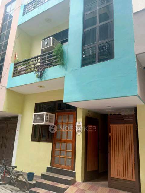2 BHK House For Sale  In Rajendra Park, Sector 105