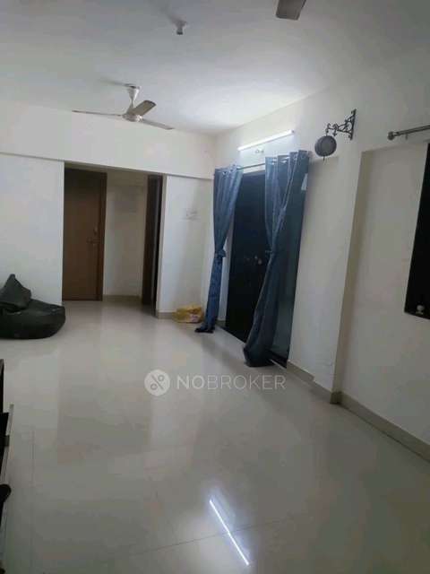 Shared Room for Female In 2 BHK  In Raheja Vistas Phase 3 In Mohammed Wadi