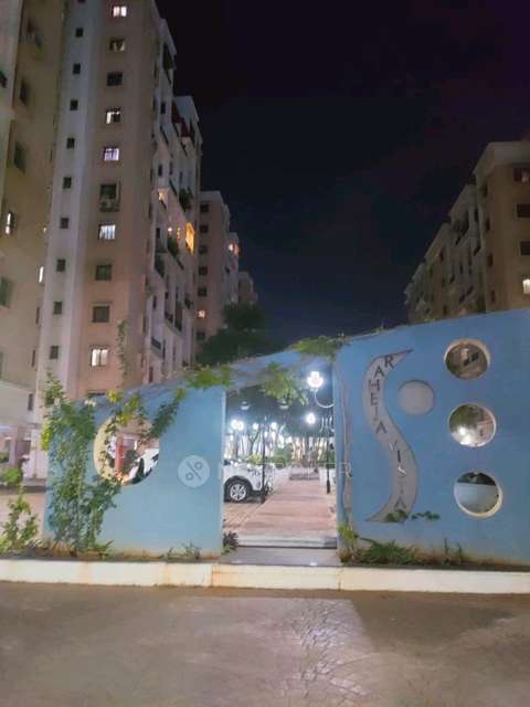 Shared Room for Female In 2 BHK  In Raheja Vistas Phase 3 In Mohammed Wadi