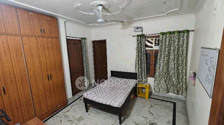 Single Room for Male In 3 BHK  In Aya Nagar