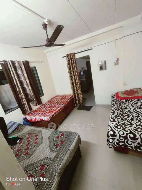 PG for Boys in Jankalyan Nagar, Malad West