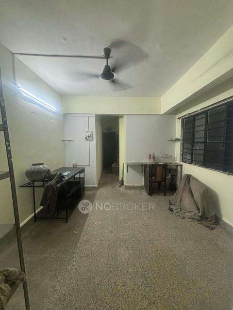 Single Room for Male In 1 RK  In 3,natu Baag , Shukrawar Peth,maurya Heritage, Akra Maruti Kopra In Shukrawar Peth