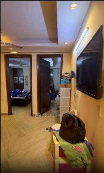 Single Room for Female In 3 BHK  In Hari Nagar Ashram In Mathura Road Fire Station