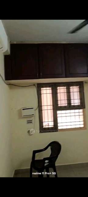 Single Room for Female In 2 BHK  In Sai Apartments Thoraipakam In Thoraipakkam