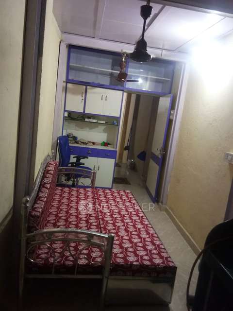 Shop in Goregaon West, Mumbai for sale 