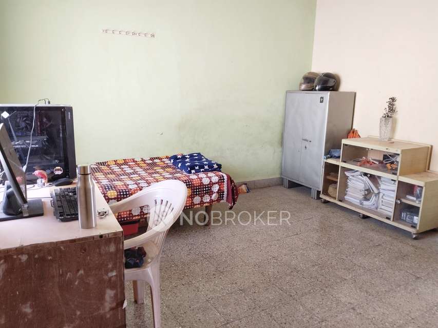 Single Room for Male In 2 BHK  In Vishvamalti In Aundh