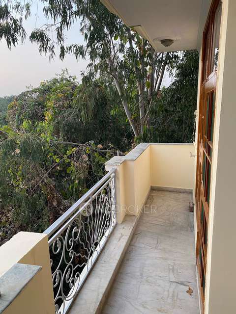 3 BHK Flat In Standalone Building  For Sale  In Dilshad Garden