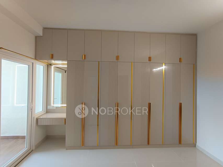 4 BHK Flat In L For Sale  In Raintree Boulevard
