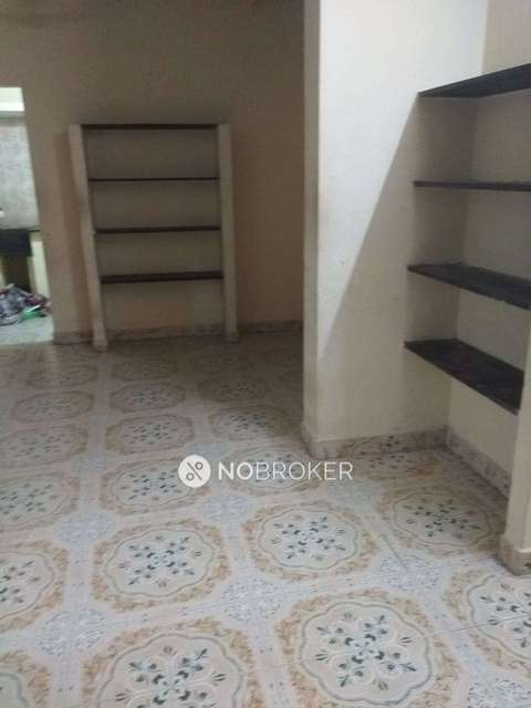 1 BHK Flat In Standalone Building  for Rent  In Puraiswakkam 