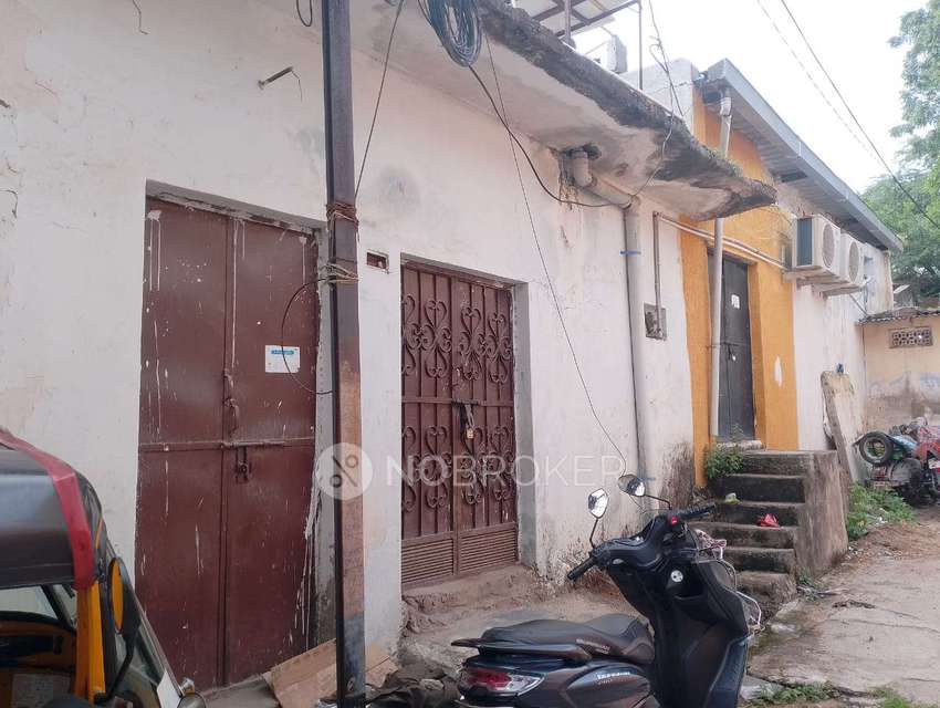 2 BHK House For Sale  In Golconda Police Station, Resala Bazar, Golconda Fort, Hyderabad, Telangana, India