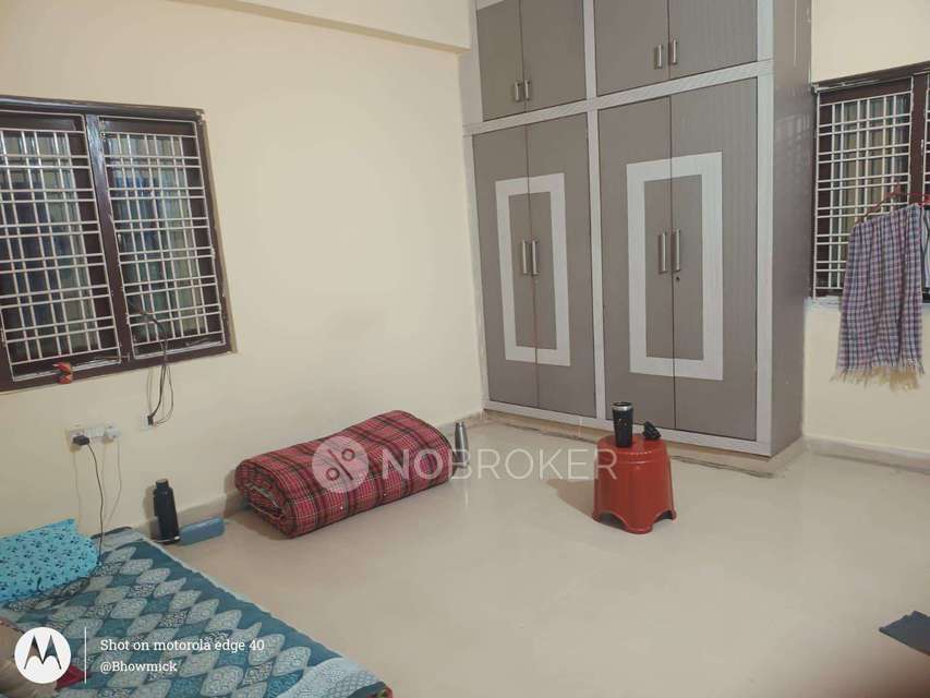 Single Room for Male In 2 BHK  In Mahagowli Rukmaji Towers In  Gowlidoddy