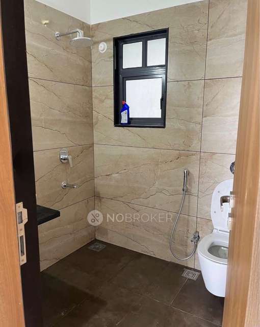 2 BHK Flat In Majestique Signature Towers for Rent  In Baner