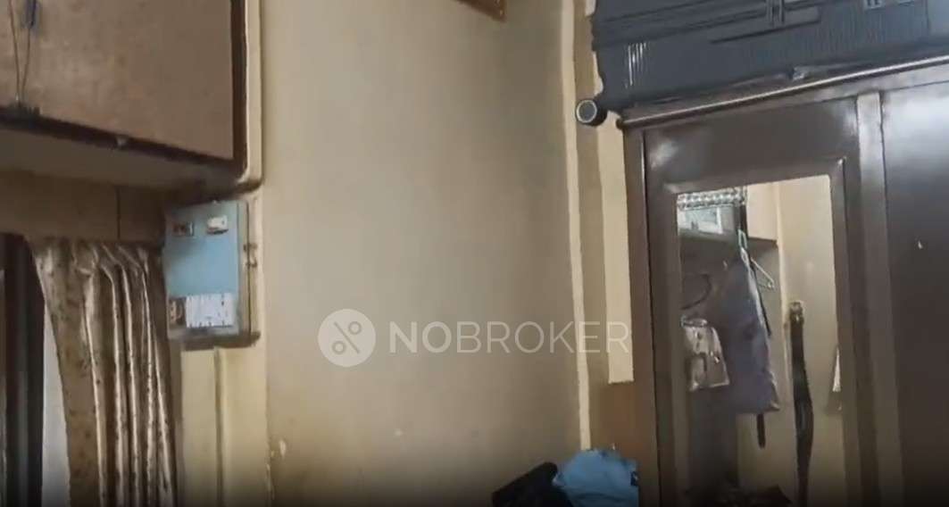 1 RK Flat In Ashrafi Manzil  for Lease  In Ashadham Colony, Madanpura