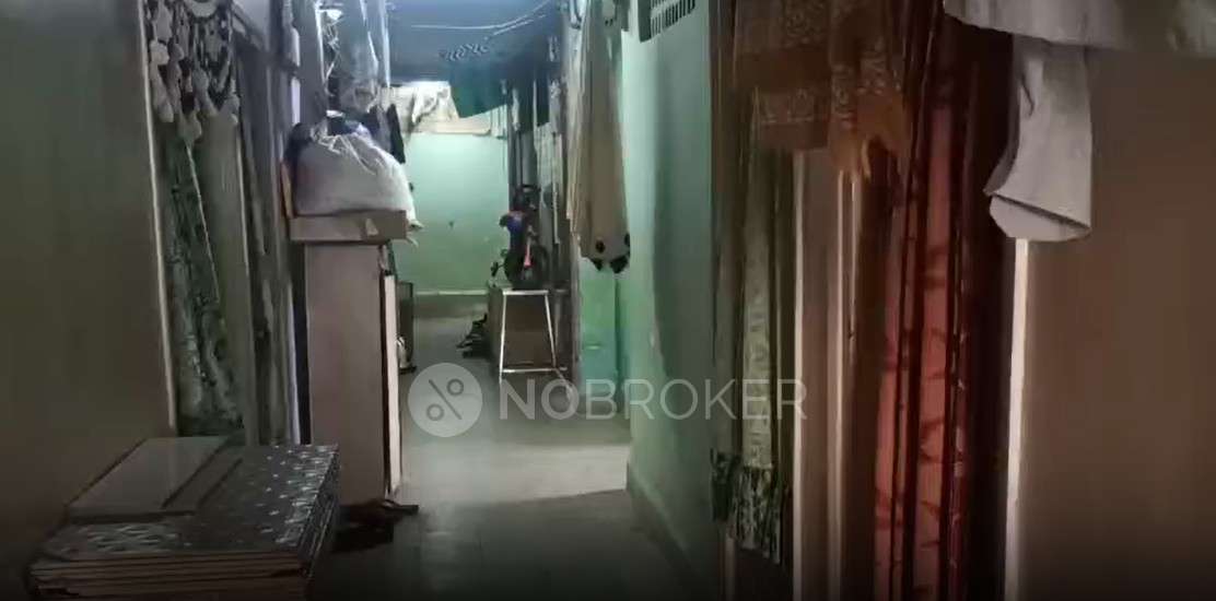 1 RK Flat In Ashrafi Manzil  for Lease  In Ashadham Colony, Madanpura