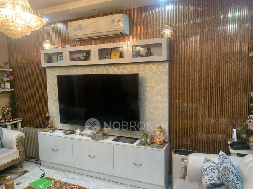 3 BHK Flat In Jagdambe Apartments for Rent  In Sector 62
