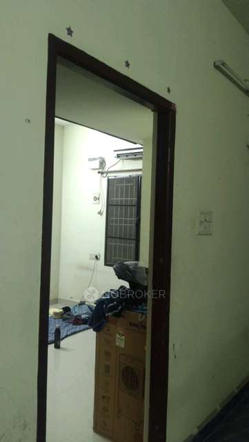 Single Room for Male In 2 BHK  In Royal Builders, Selaiyur In W4cq+p6f, Elumalai St, East Tambaram, Selaiyur, Tambaram, Chennai, Tamil Nadu 600073, India