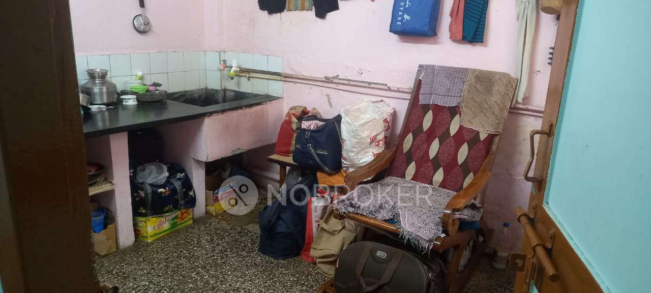 Shared Room for Female In 1 RK  In Shukrawar Peth, 