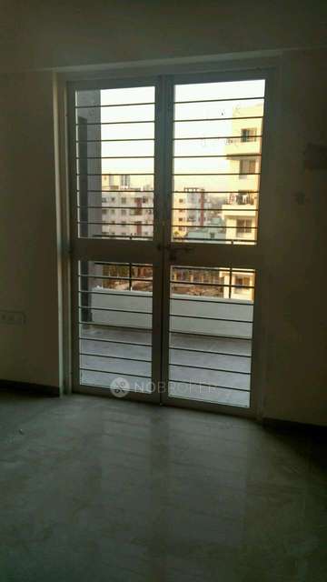 2 BHK Flat In Swapnalok Housing Society for Rent  In Moshi