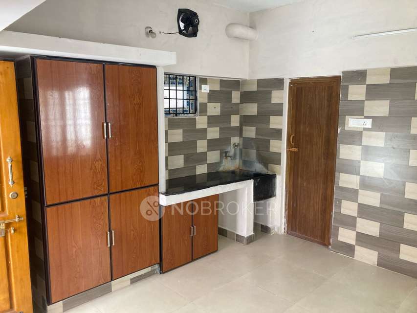 PG for Girls in Narmada Street Extension