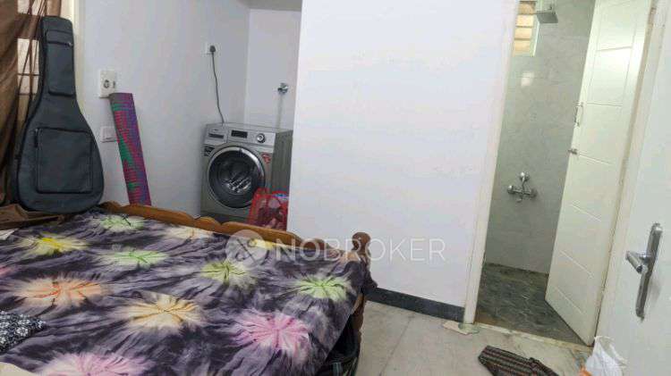 Shared Room for Male In 2 BHK  In Iyappanthangal