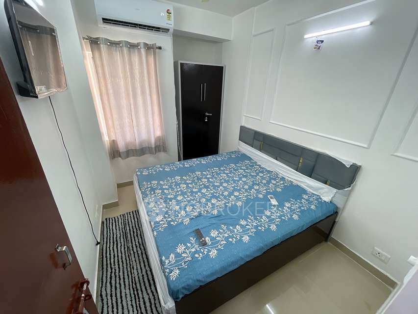 1 BHK Flat In Golf View Condos for Rent  In Dwarka