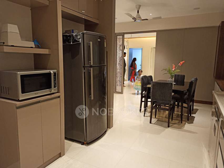 3 BHK Flat In Vinoothna Pitties Majesty, Koti For Sale  In Koti