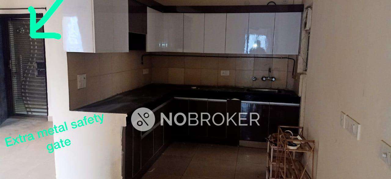 3 BHK Flat In Panchsheel Greens 2 For Sale  In Sector 16b