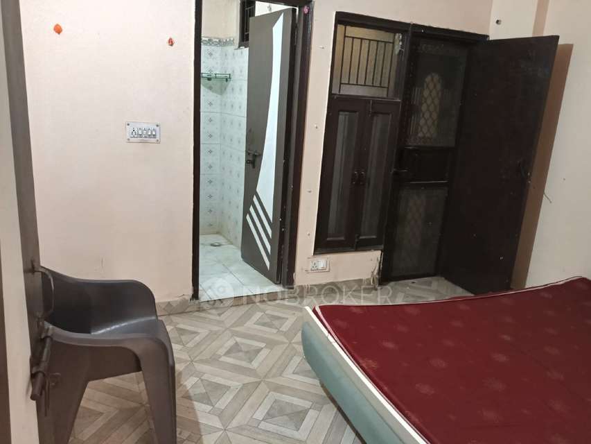 1 BHK Flat In Standalone  for Rent  In Shakti Khand I, Indirapuram