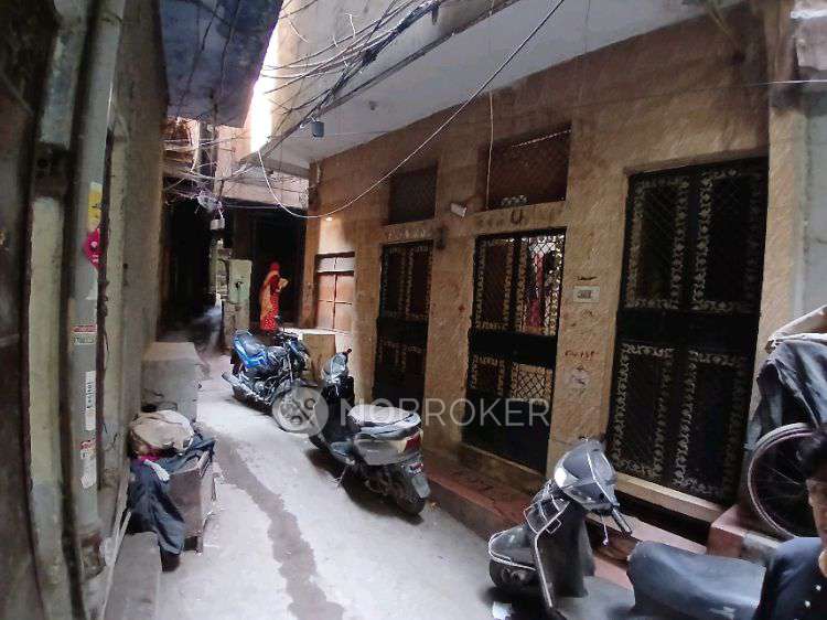 1 BHK Flat For Sale  In M53j+ppw, Arya Samaj Rd, Near Prem Telecom, Bapa Nagar, Karol Bagh, New Delhi, Delhi, 110005, India