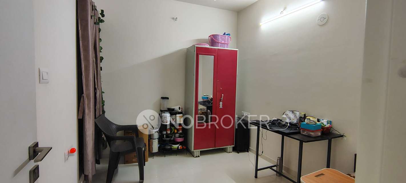 Shared Room for Female In 3 BHK  In Godrej Hillside 2 In Mahalunge
