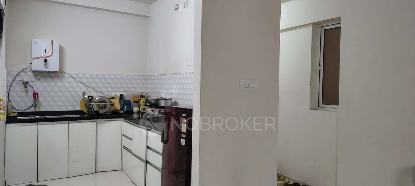Shared Room for Female In 3 BHK  In Godrej Hillside 2 In Mahalunge