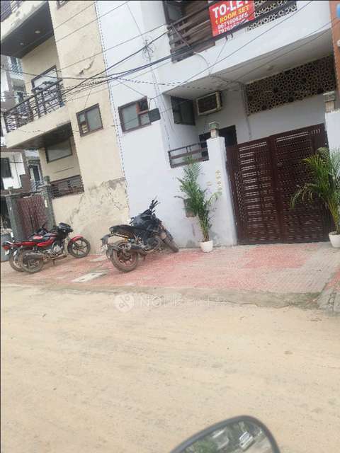 1 RK Flat for Rent  In Sector 38