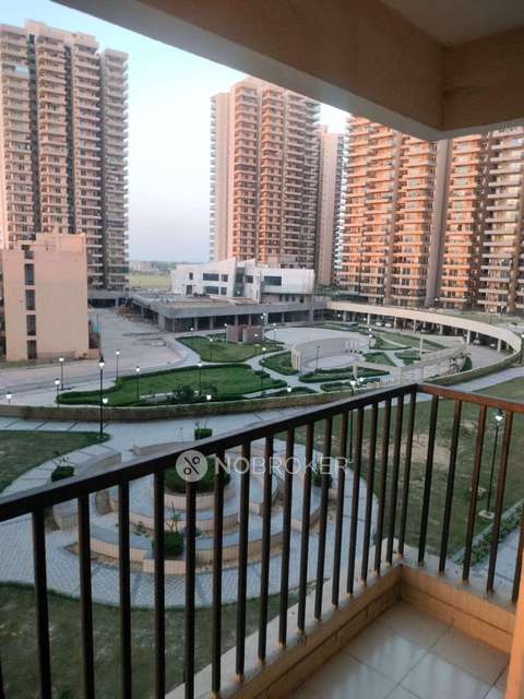 4 BHK Flat for Rent  In Gaur Yamuna City