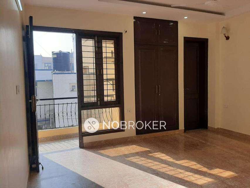 3 BHK Flat In 919 East Patel Nagar Newdelhi 110008 For Sale  In East Patel Nagar