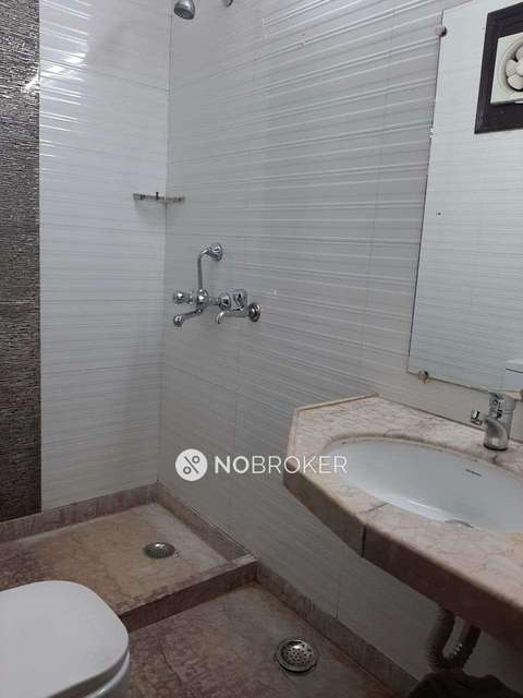 3 BHK Flat In 919 East Patel Nagar Newdelhi 110008 For Sale  In East Patel Nagar