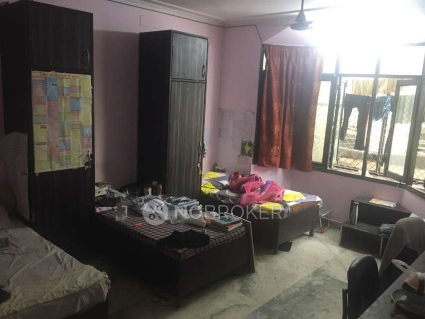 PG for Girls in Old Rajender Nagar Market