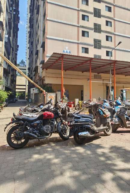 1 BHK Flat For Sale  In Bhoiwada
