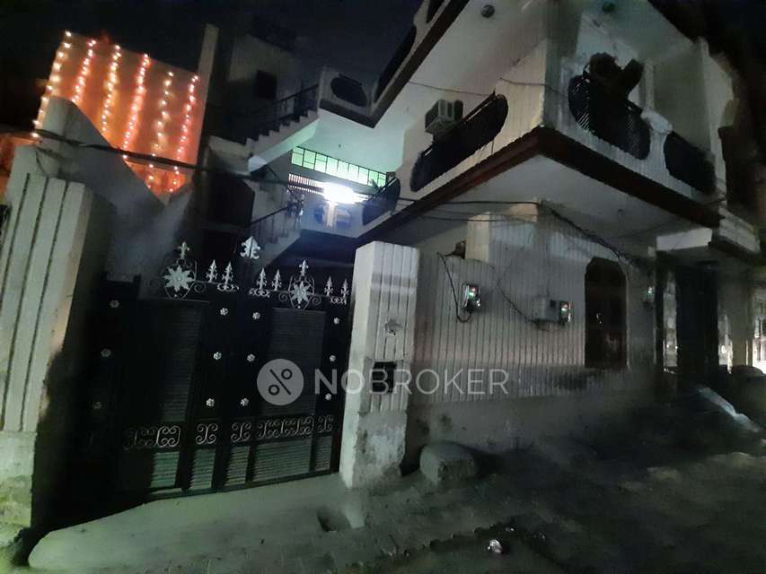 4+ BHK House For Sale  In  Sector 8